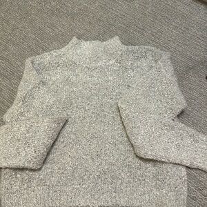 half turtle neck grey sweater